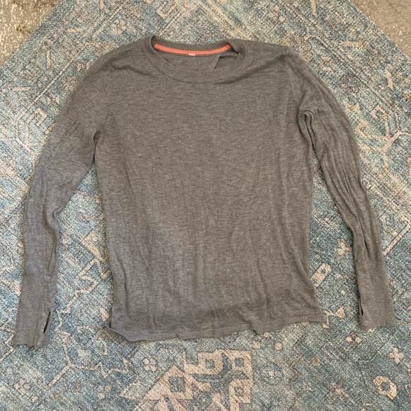 Lululemon sweater - sz 4 - Picture 1 of 4
